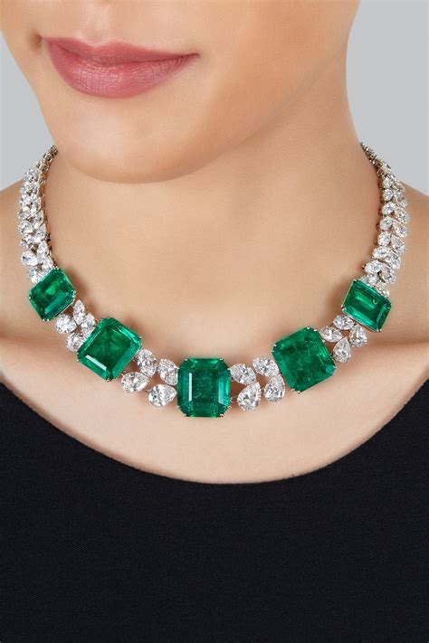 Harry winston jewelry - Published on January 29, 2023. By Paige Reddinger. Harry Winston. Harry Winston was often referred to as the King of Diamonds thanks to his knack for acquiring some of the rarest stones ever ...